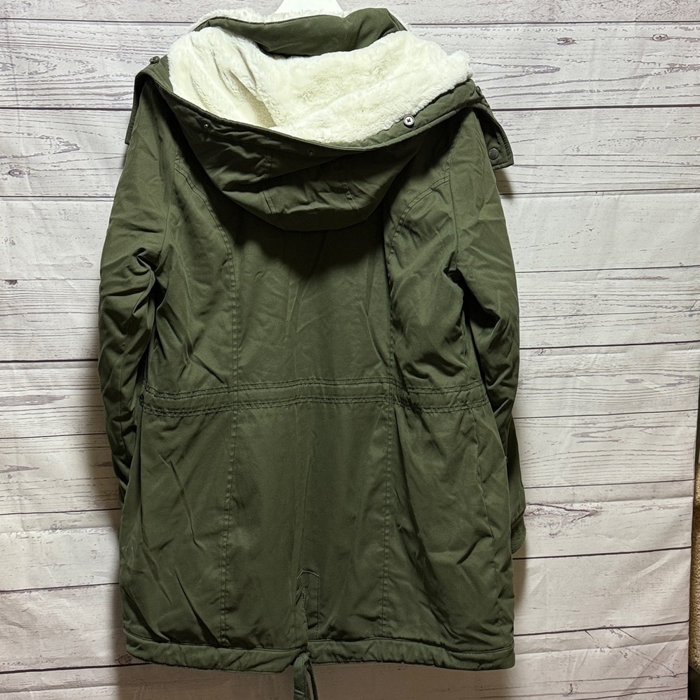 Hollister Jacket - Picture 10 of 10